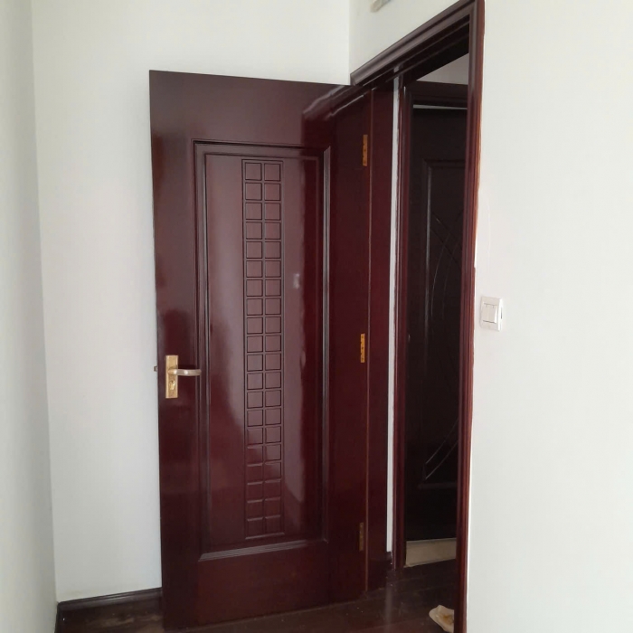 Phục Hồi Cửa Gỗ Cũ Nát: Vứt Đi Thì Tiếc, Sơn Lại Đẹp Như Mới - Có Tin Được Không?