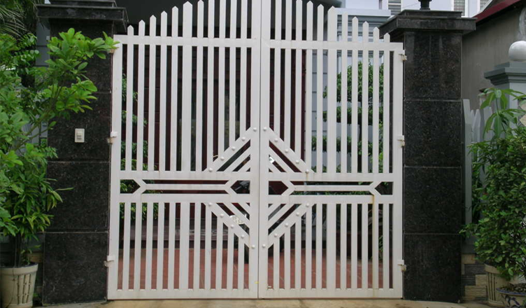 Sơn cửa sắt Hà Nội – Dịch vụ sơn sửa cửa sắt tại nhà chuyên nghiệp của Sơn đồ gỗ Bảo Nam